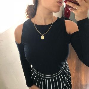 Open shoulder black long sleeve h&m shirt